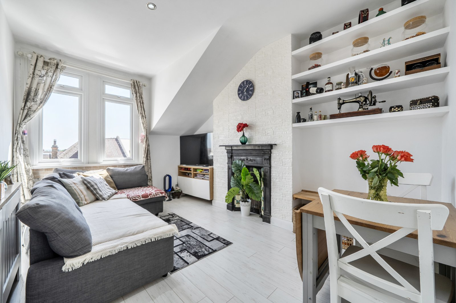 Park Avenue, Palmers Green, London, N13, photo 2