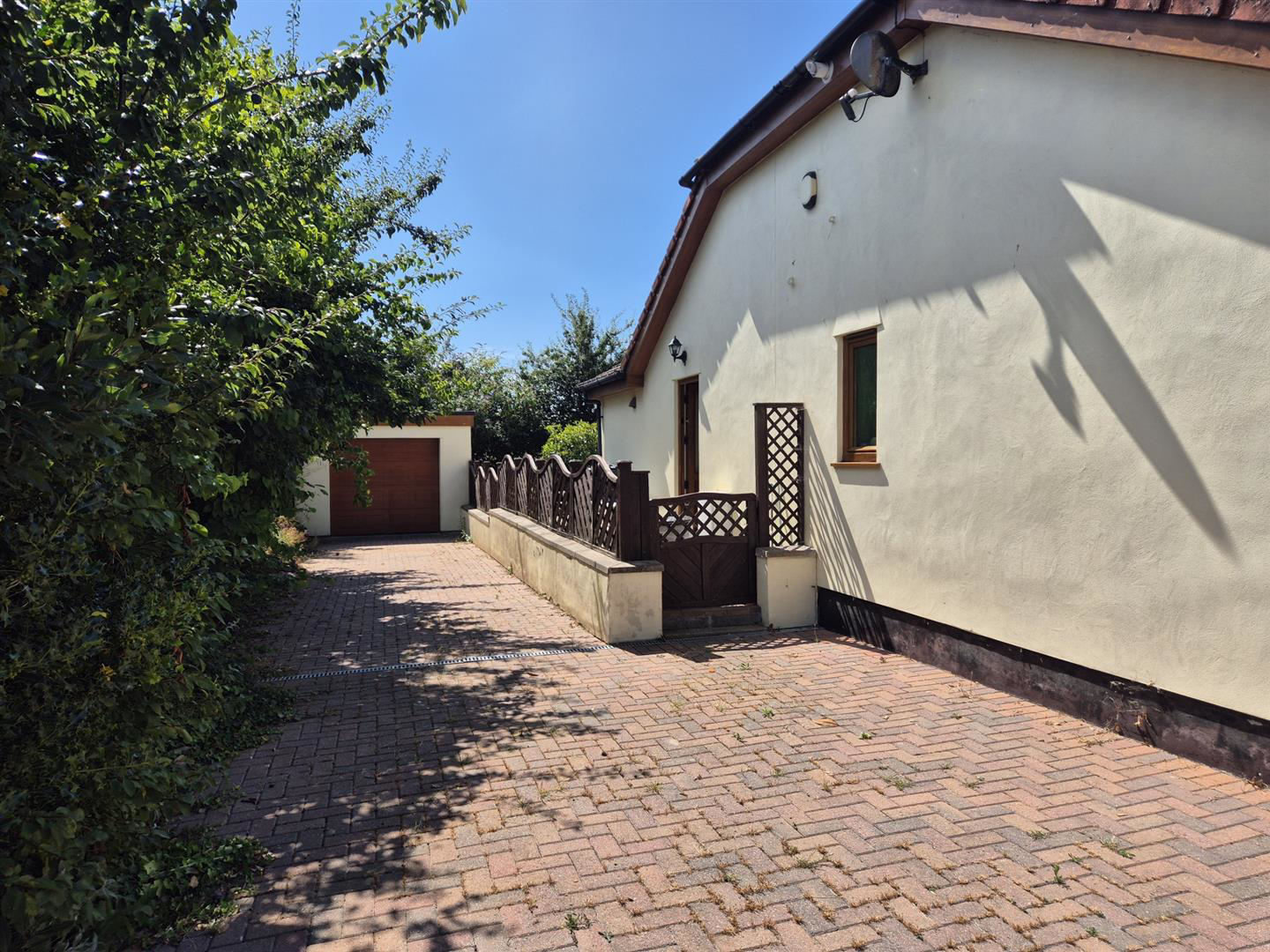 Lower Kewstoke Road, Worle, Weston-Super-Mare, photo 22