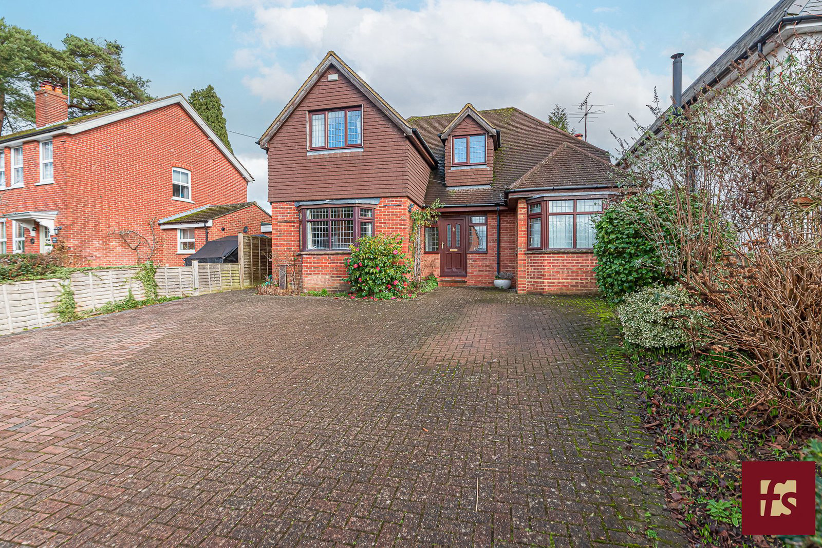 Pinewood Avenue, Crowthorne, Berkshire, RG45 6RR, photo 11