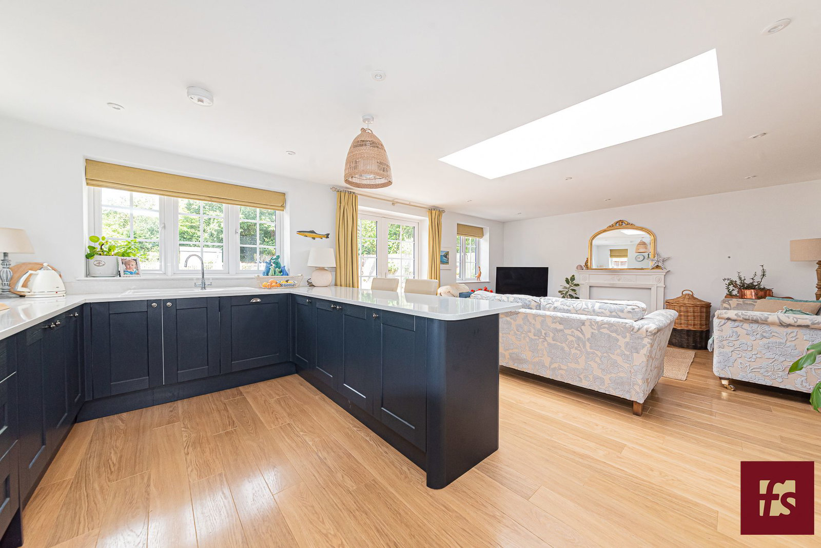 Pinehill Road, Crowthorne, Berkshire, RG45 7JP, photo 13