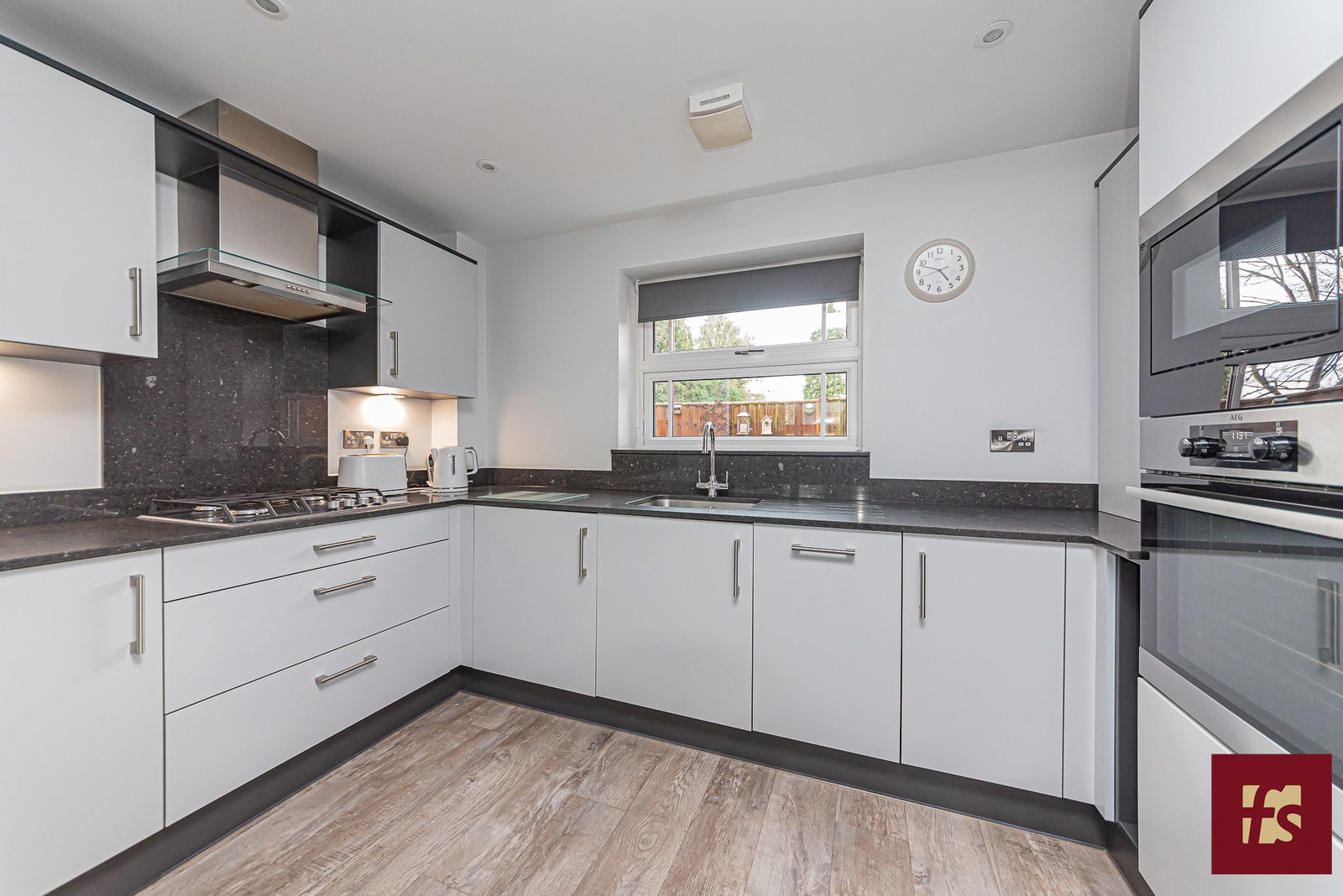 High Street, Crowthorne, RG45 7AD, photo 2