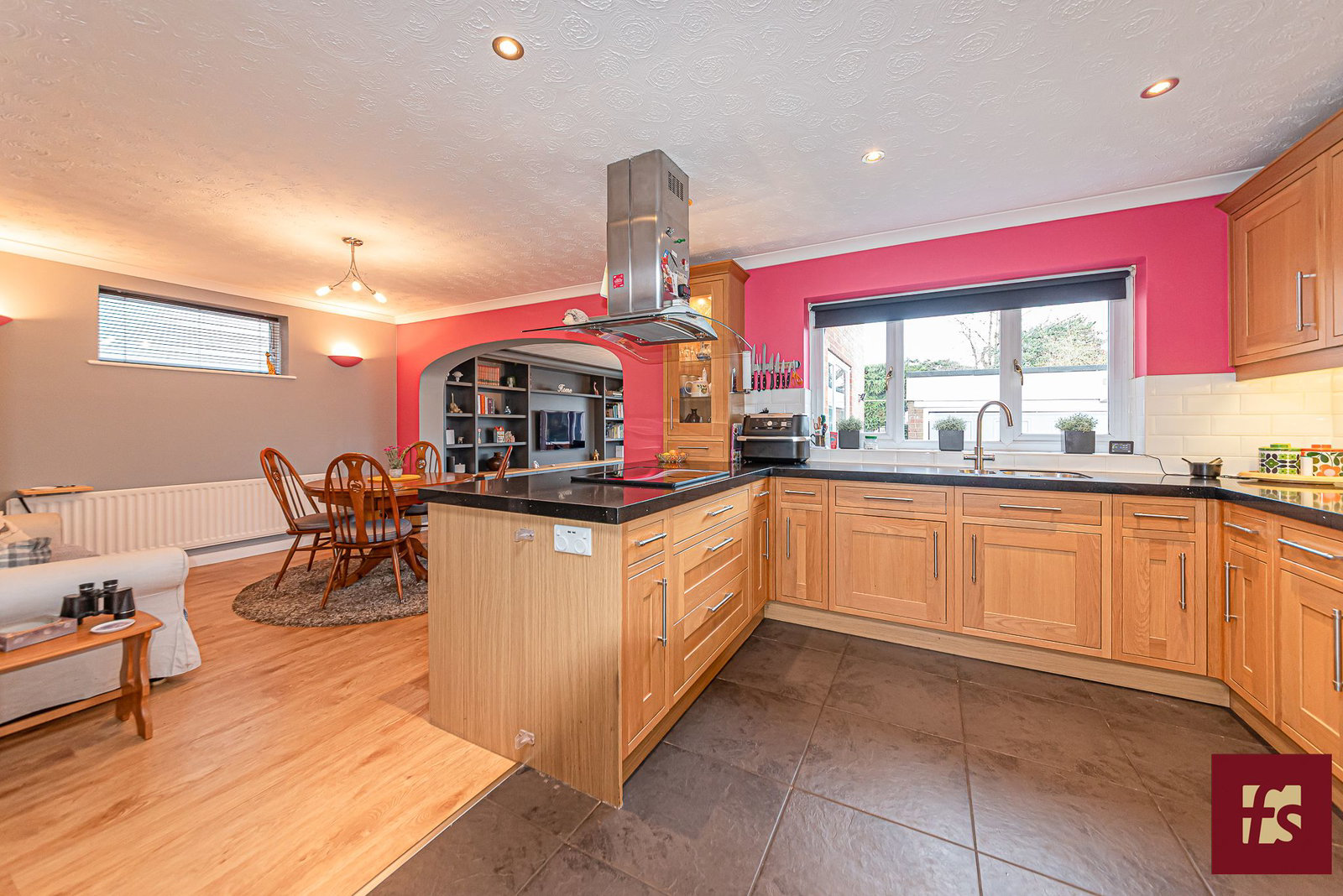 Forest Road, Crowthorne, Berkshire RG45 7EH, photo 3