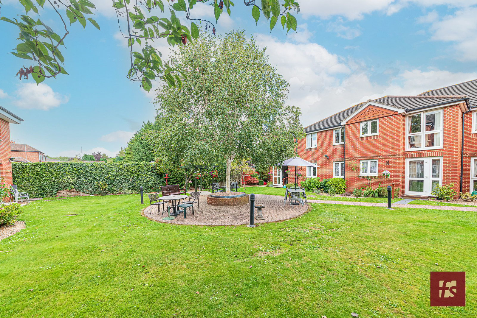 Warner Court, Yorktown Road, Sandhurst, Berkshire GU47 0PH, photo 11