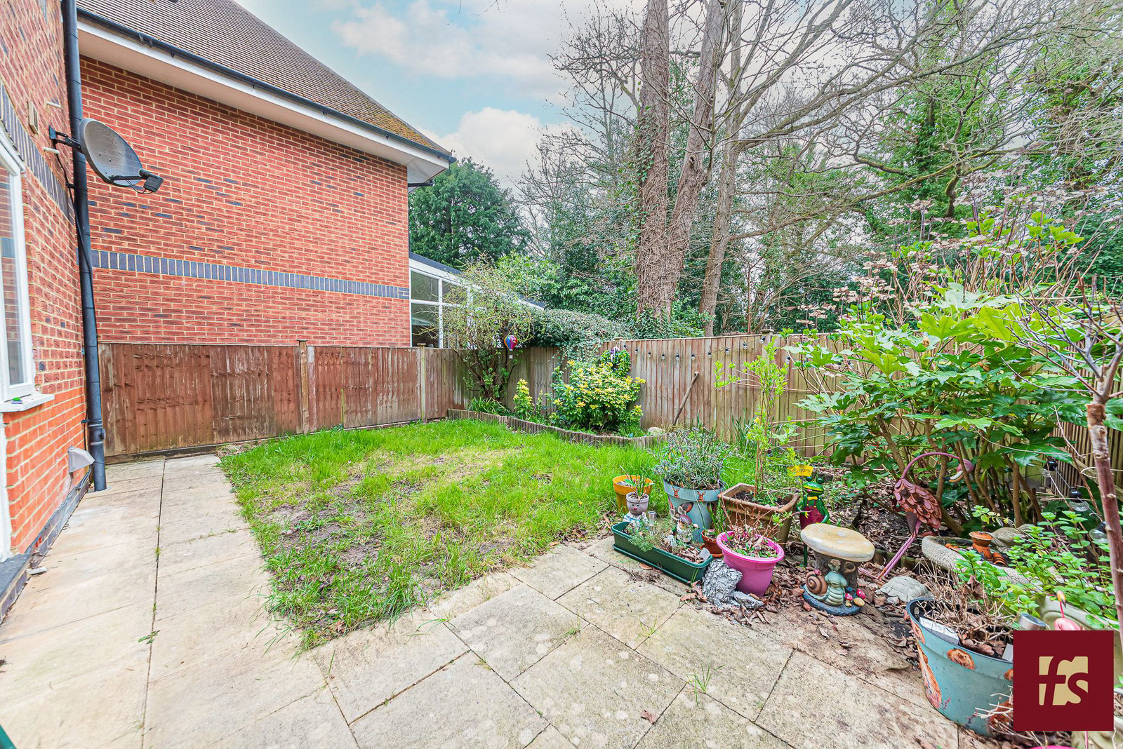 Masefield Gardens, Crowthorne, Berkshire, photo 16