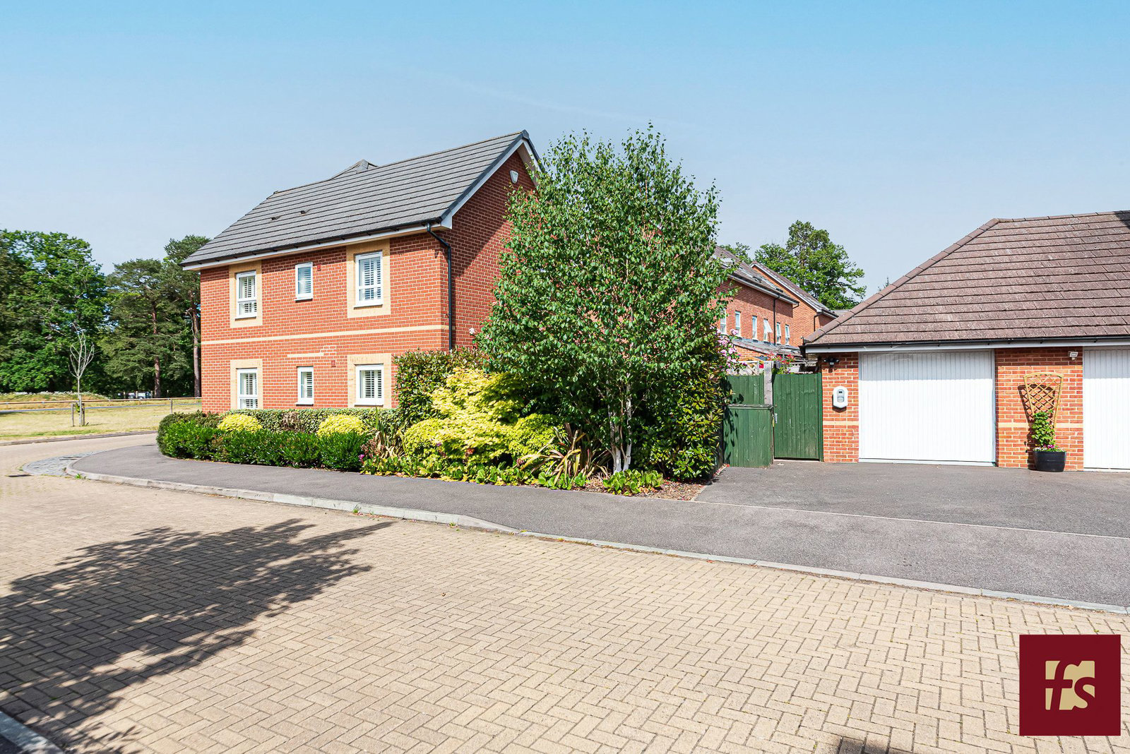 Arlott Green, Crowthorne, Berkshire RG45 7FG, photo 14