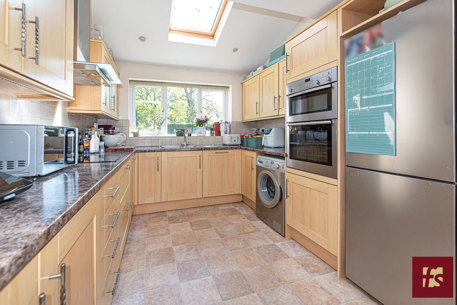Hillary Drive, Crowthorne, Berkshire RG45 6QE, photo 4