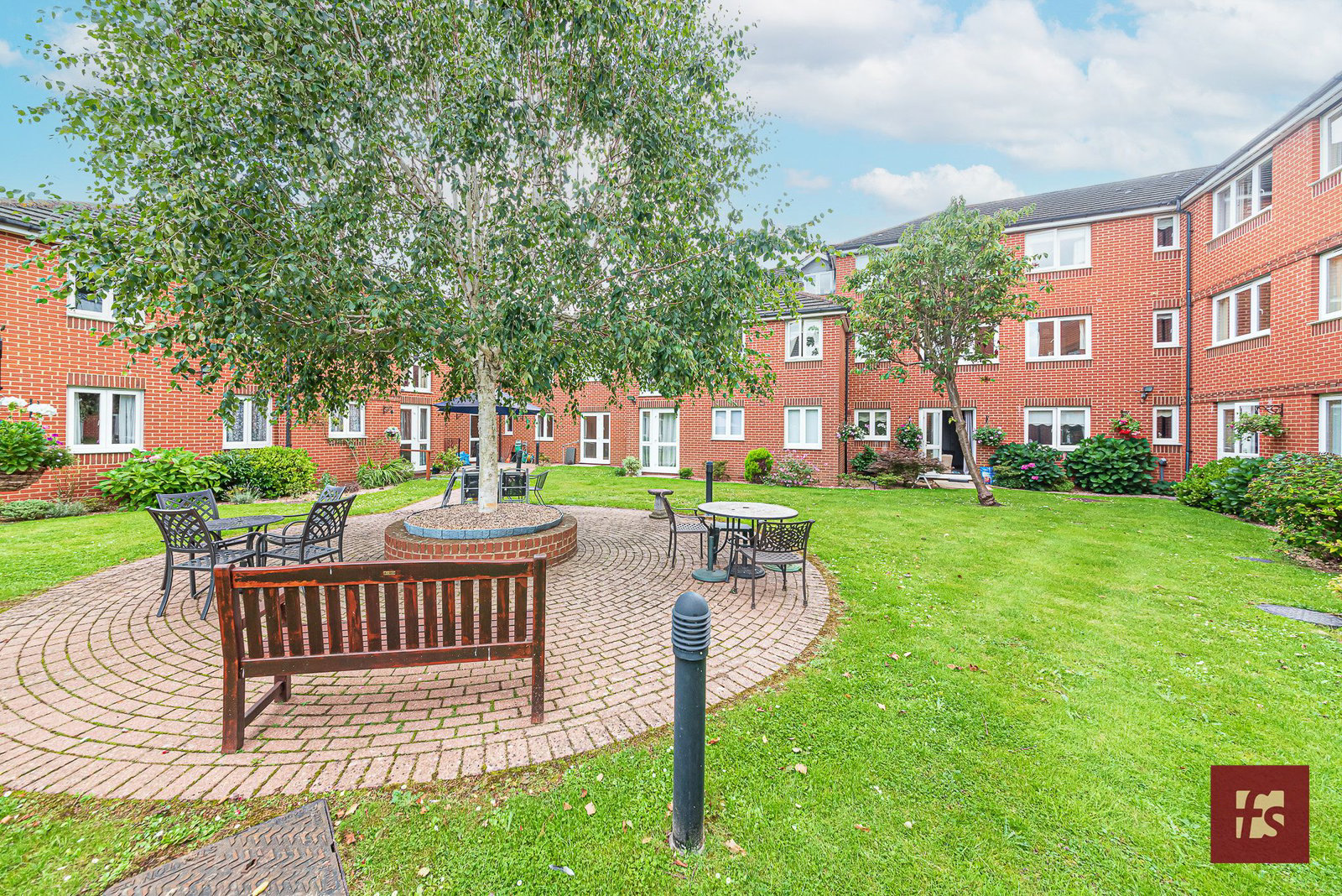 Warner Court, Yorktown Road, Sandhurst, Berkshire GU47 0PH, photo 16