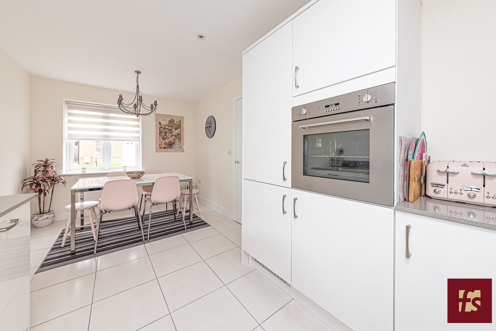 Dashers Close, Crowthorne, Berkshire RG45 6GX, photo 5