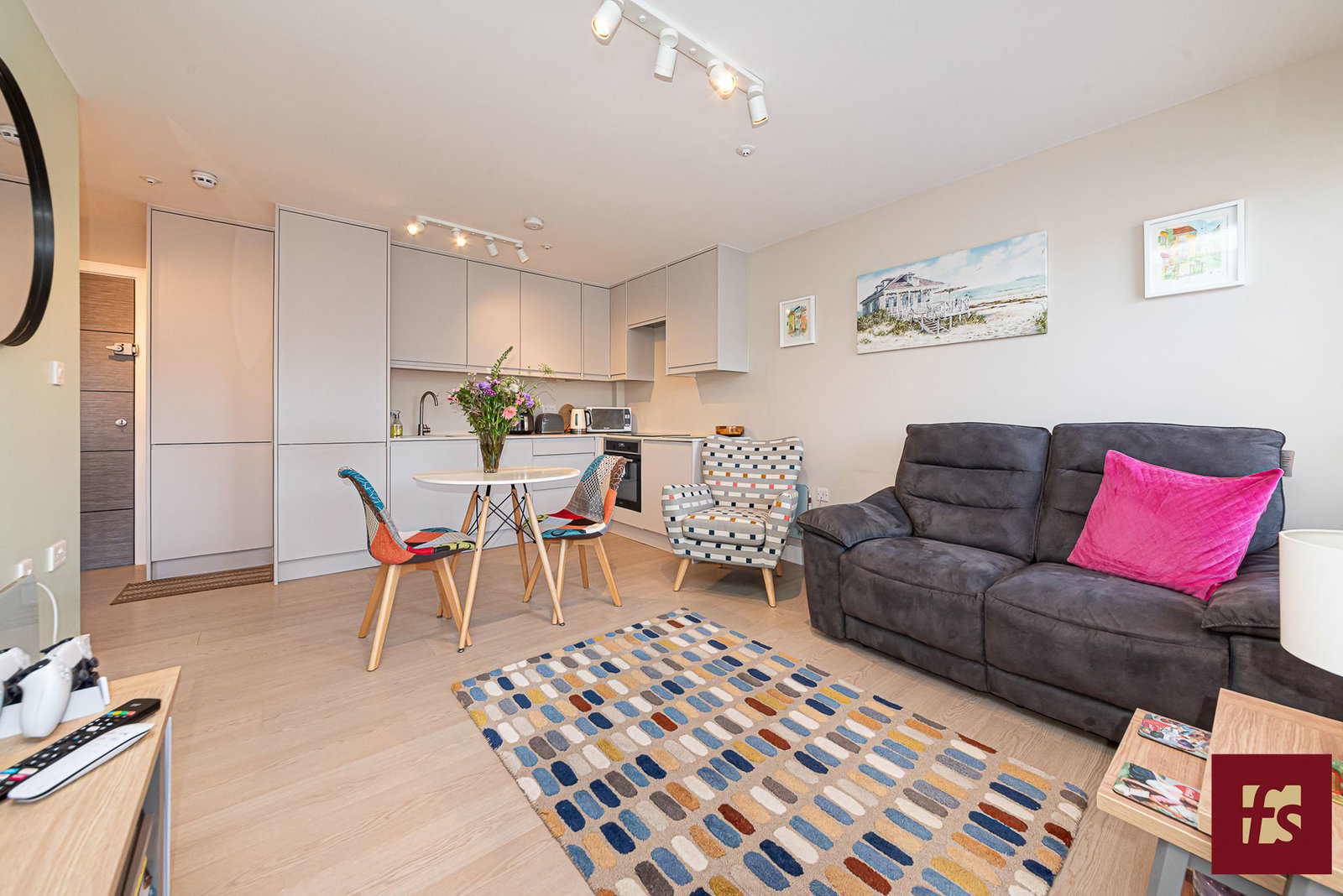 Manhattan Lofts, High Street, Crowthorne, RG45 7AY, photo 6
