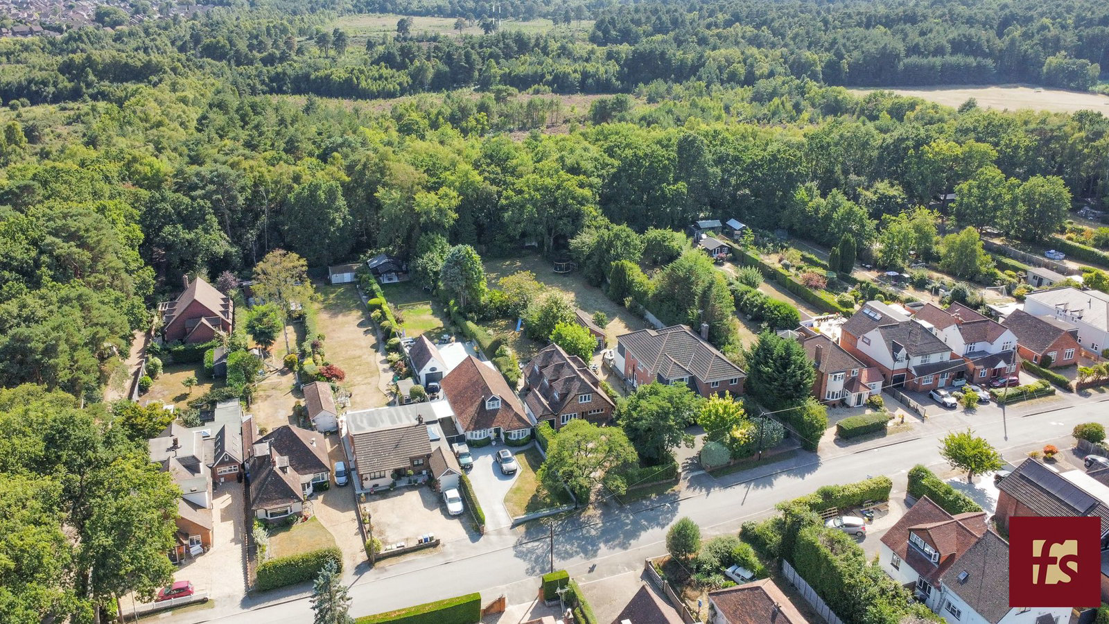 Pinehill Road, Crowthorne, Berkshire, RG45 7JR, photo 27