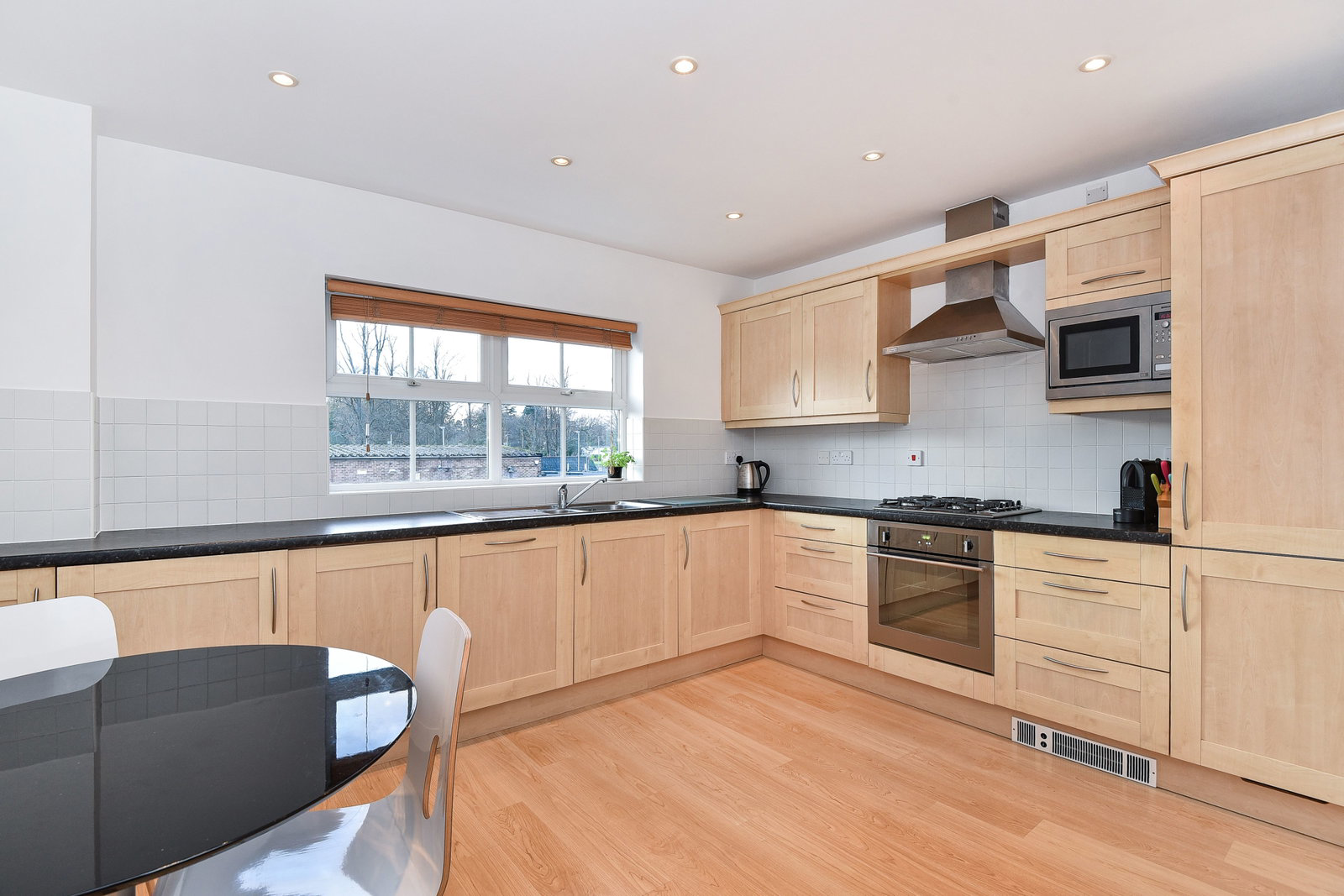St. Francis Close, Crowthorne, Berkshire, RG45 6DF, photo 3