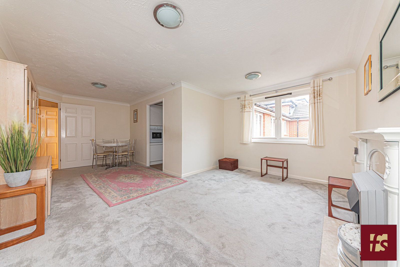 Warner Court, Yorktown Road, Sandhurst, Berkshire GU47 0PH, photo 2