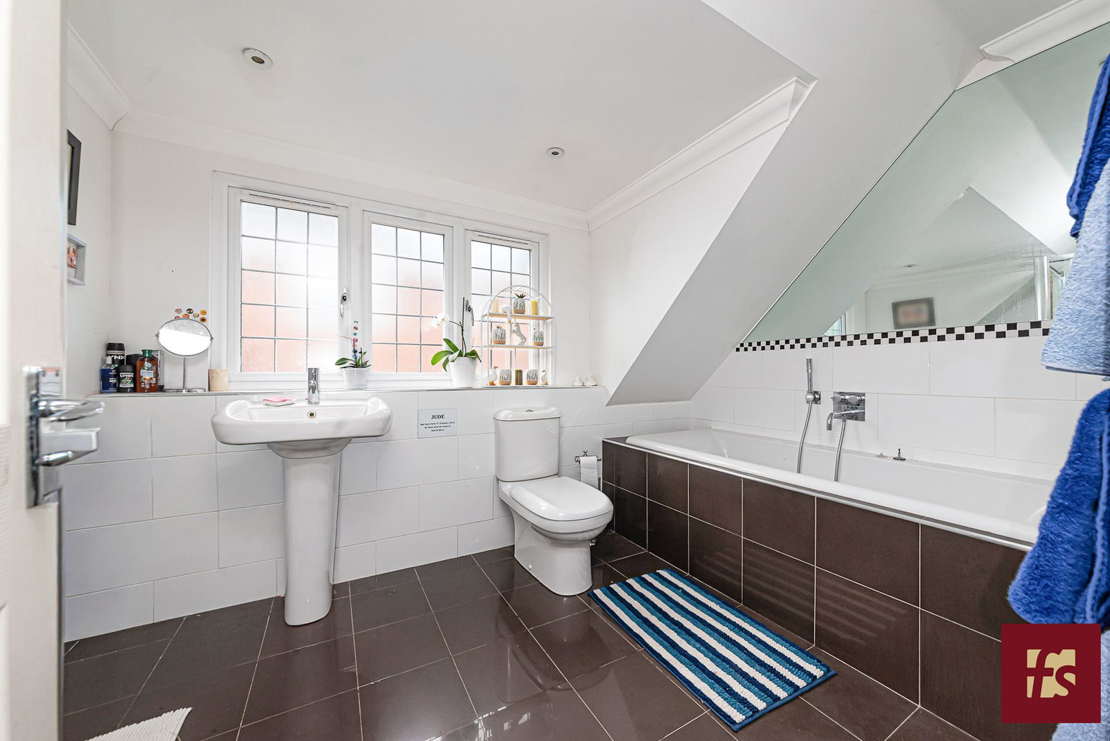Pinehill Road, Crowthorne, Berkshire, RG45 7JR, photo 13
