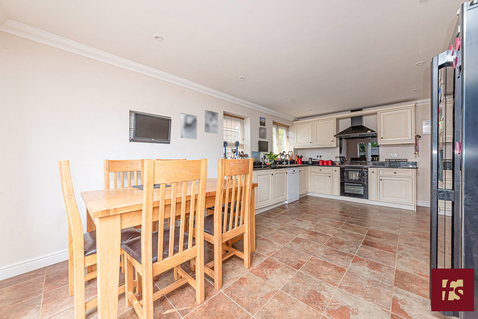 Pinehill Road, Crowthorne, Berkshire, RG45 7JR, photo 6