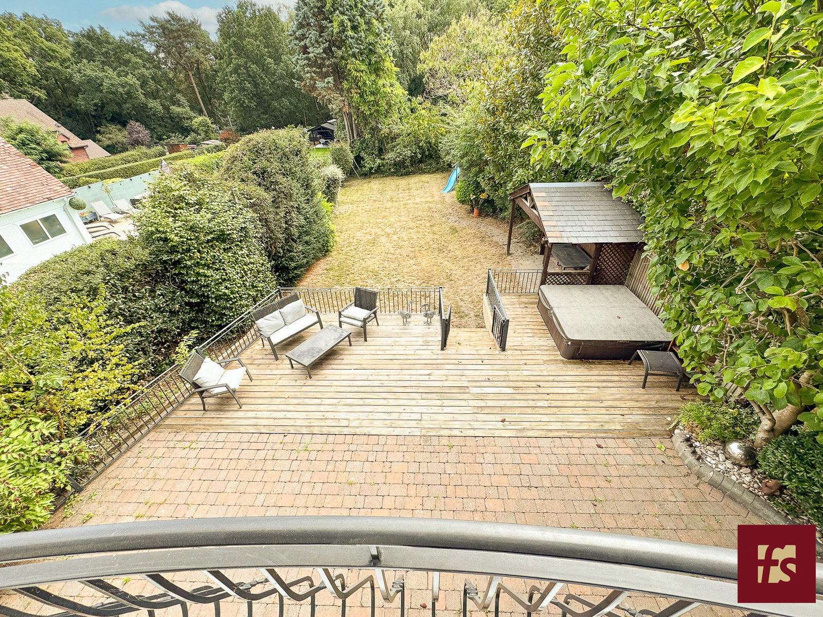 Pinehill Road, Crowthorne, Berkshire, RG45 7JR, photo 25