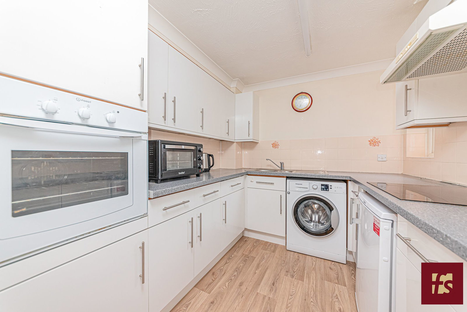Warner Court, Yorktown Road, Sandhurst, Berkshire GU47 0PH, photo 8