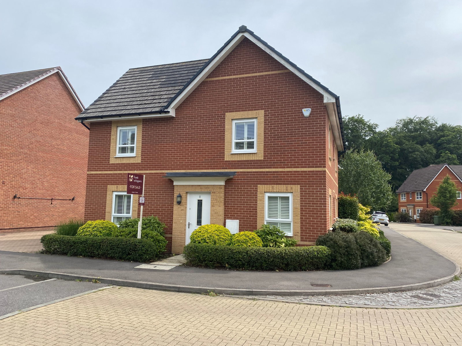 Arlott Green, Crowthorne, Berkshire RG45 7FG