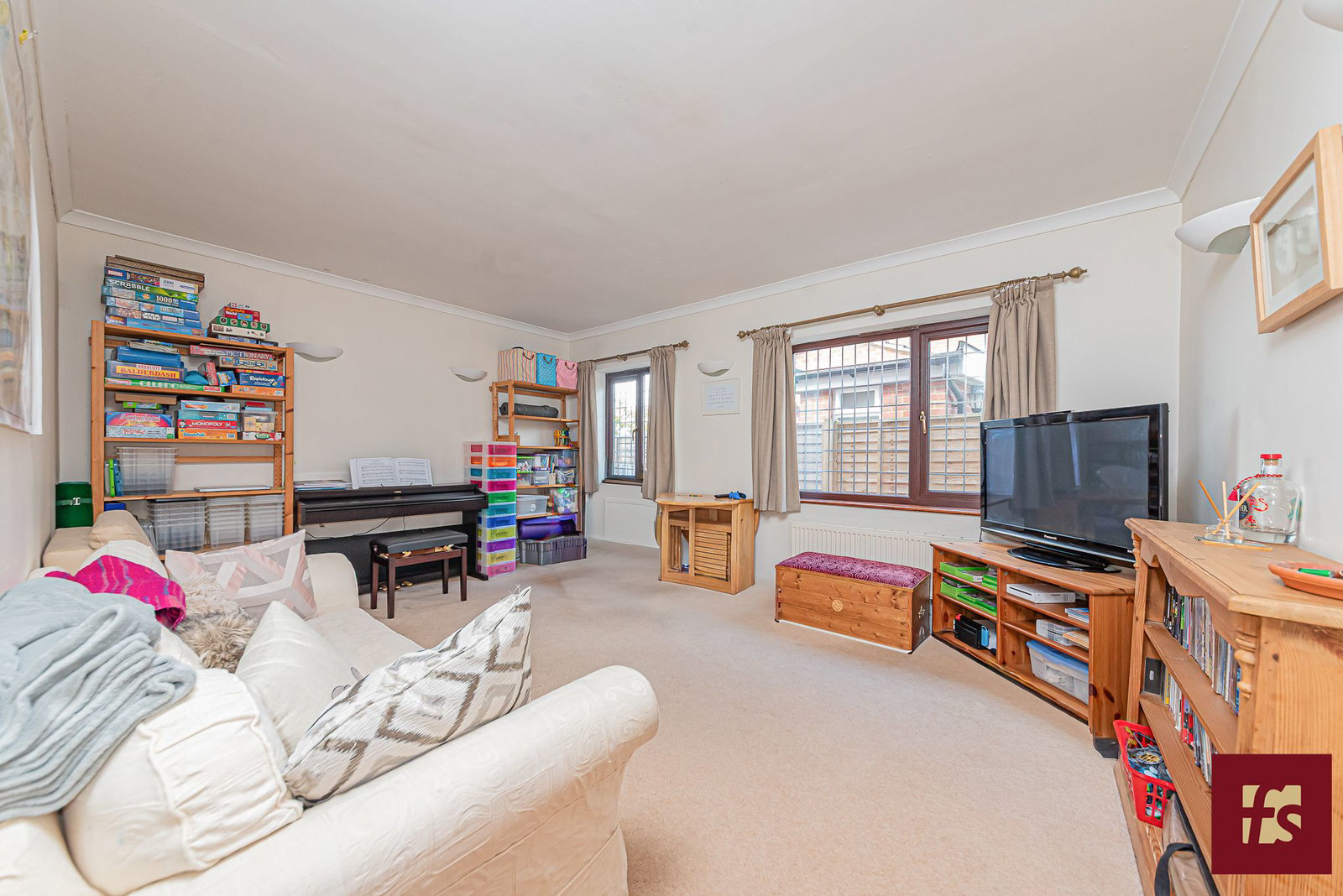 Pinewood Avenue, Crowthorne, Berkshire, RG45 6RR, photo 14
