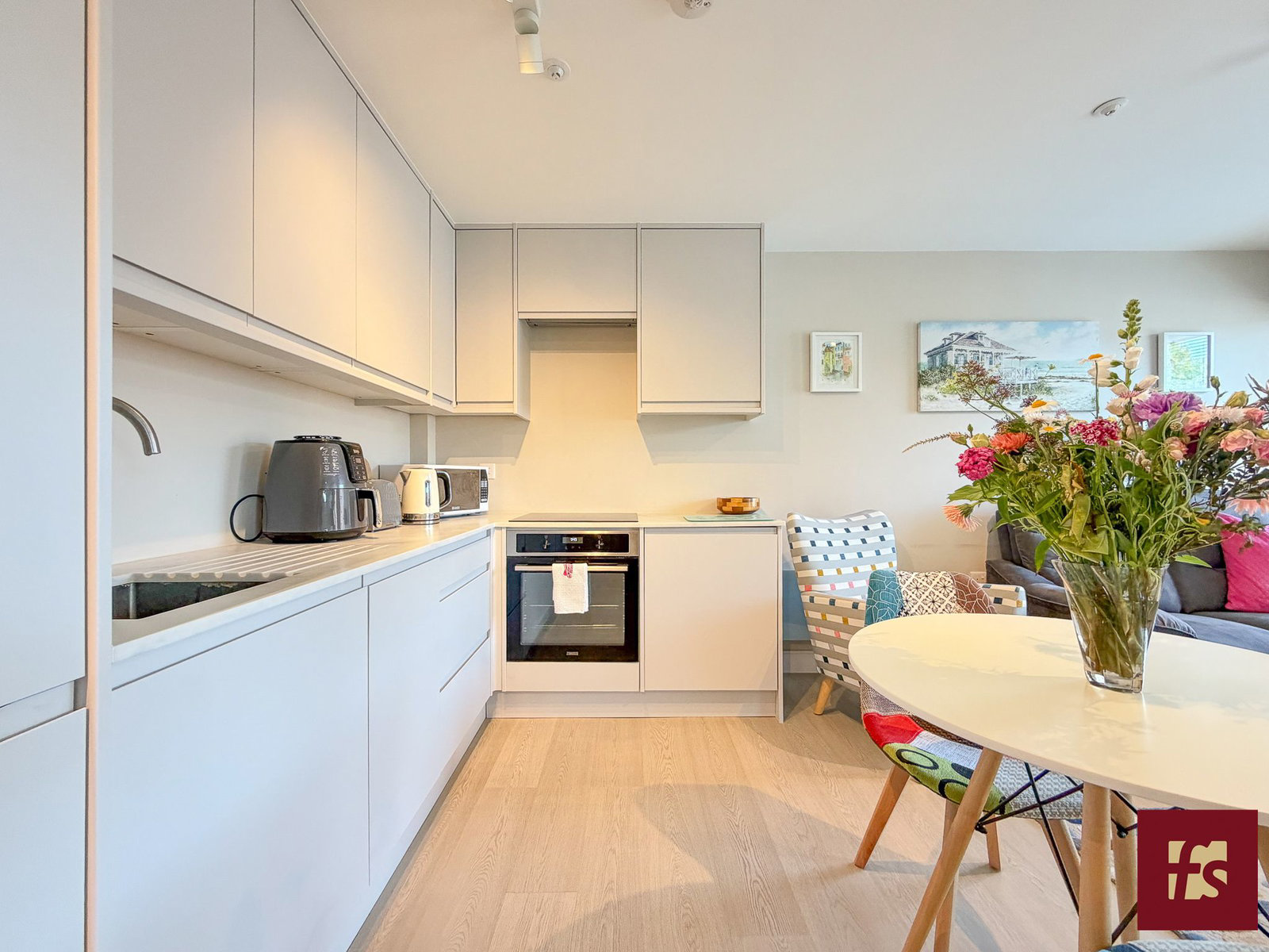 Manhattan Lofts, High Street, Crowthorne, RG45 7AY, photo 4