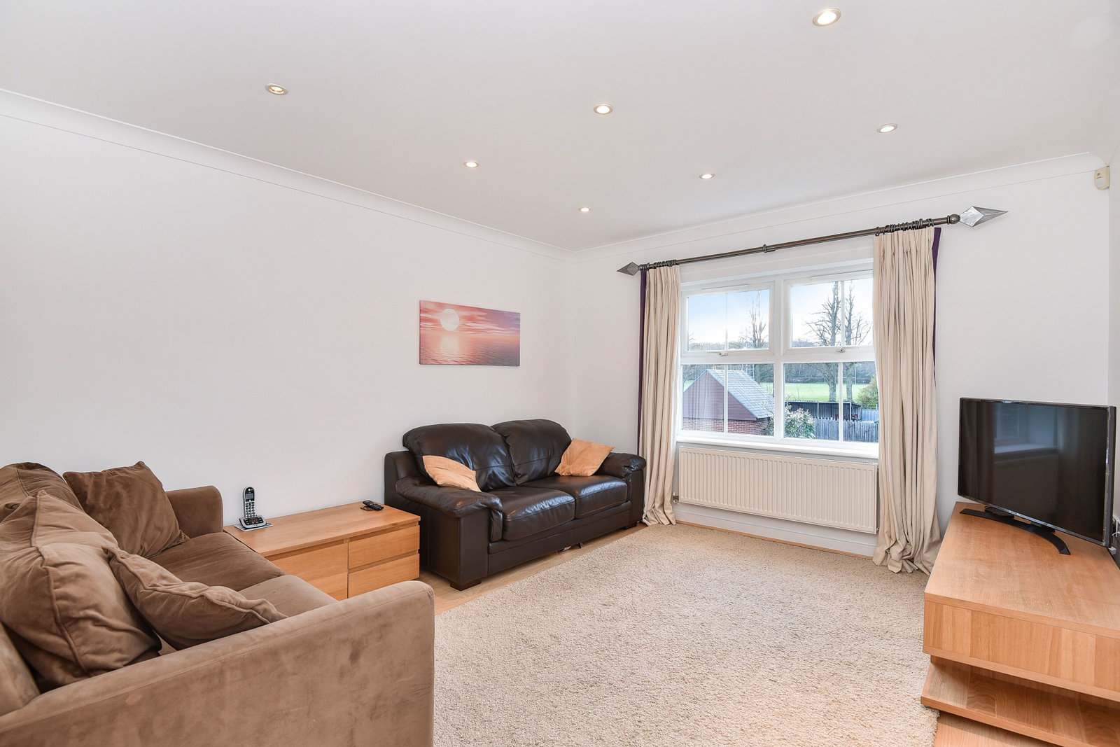 St. Francis Close, Crowthorne, Berkshire, RG45 6DF, photo 2