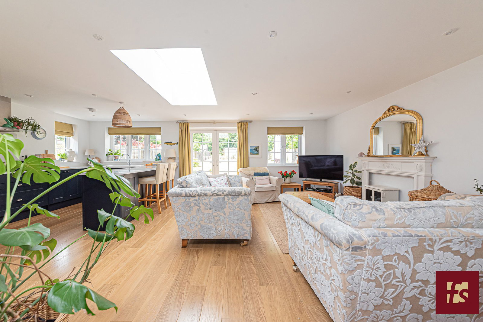 Pinehill Road, Crowthorne, Berkshire, RG45 7JP, photo 7