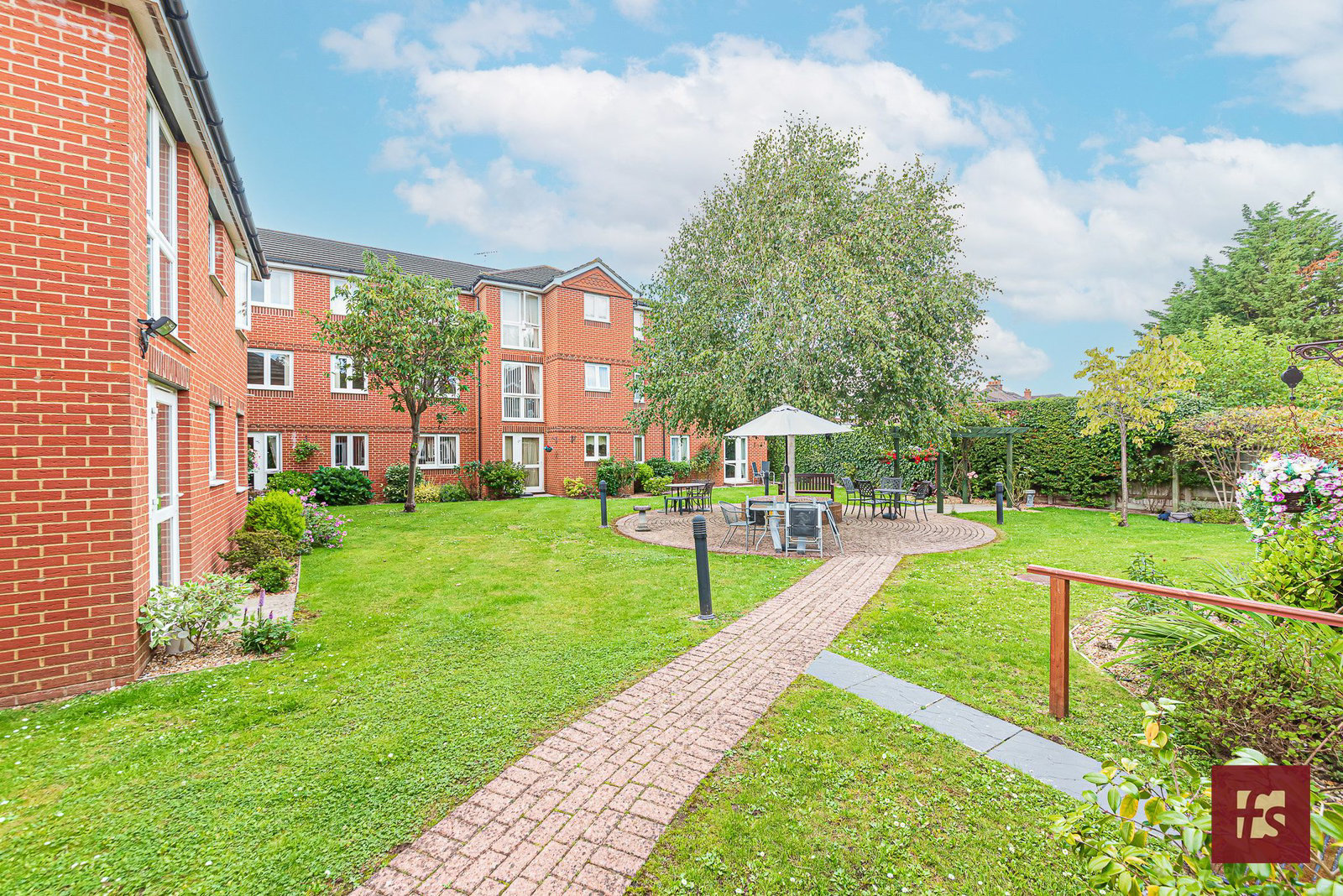 Warner Court, Yorktown Road, Sandhurst, Berkshire GU47 0PH, photo 3