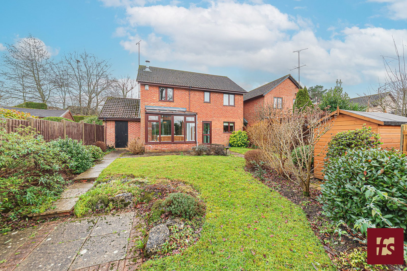 Goldsmith Way, Crowthorne, RG45 7QP, photo 2
