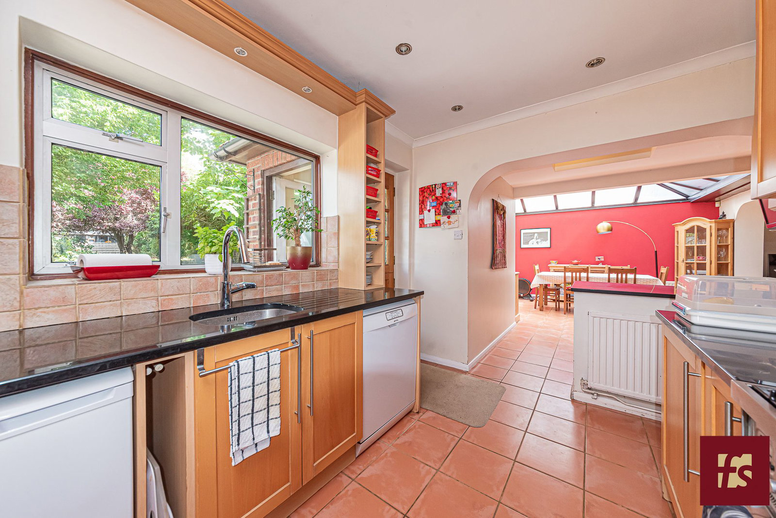 Pinewood Avenue, Crowthorne, Berkshire, RG45 6RR, photo 5