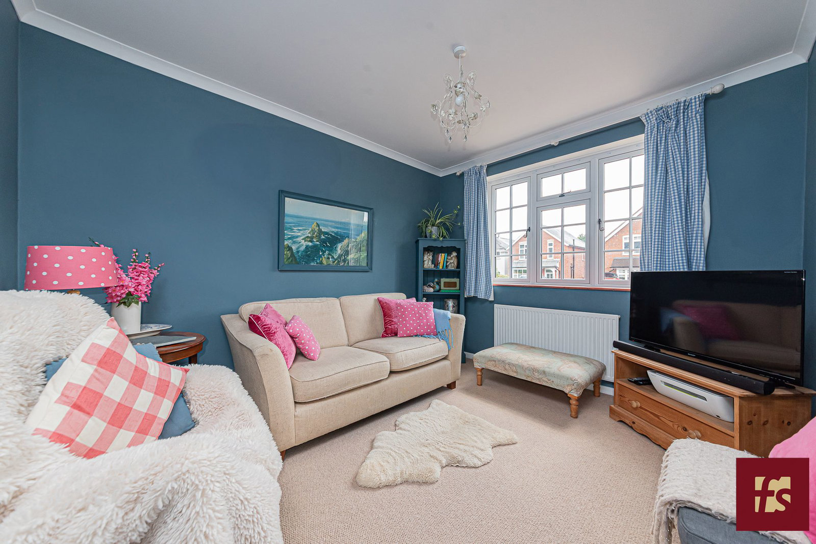 Pinehill Road, Crowthorne, Berkshire, RG45 7JP, photo 5