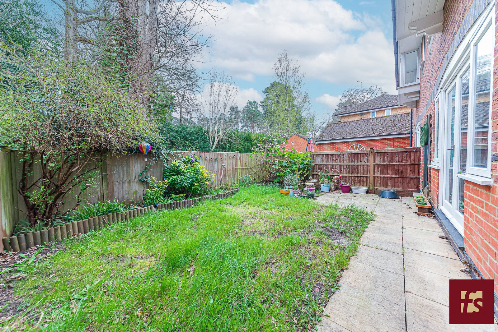 Masefield Gardens, Crowthorne, Berkshire, photo 15