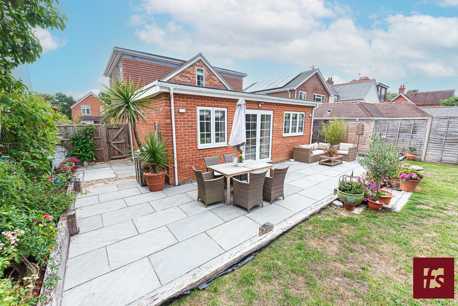 Pinehill Road, Crowthorne, Berkshire, RG45 7JP, photo 30