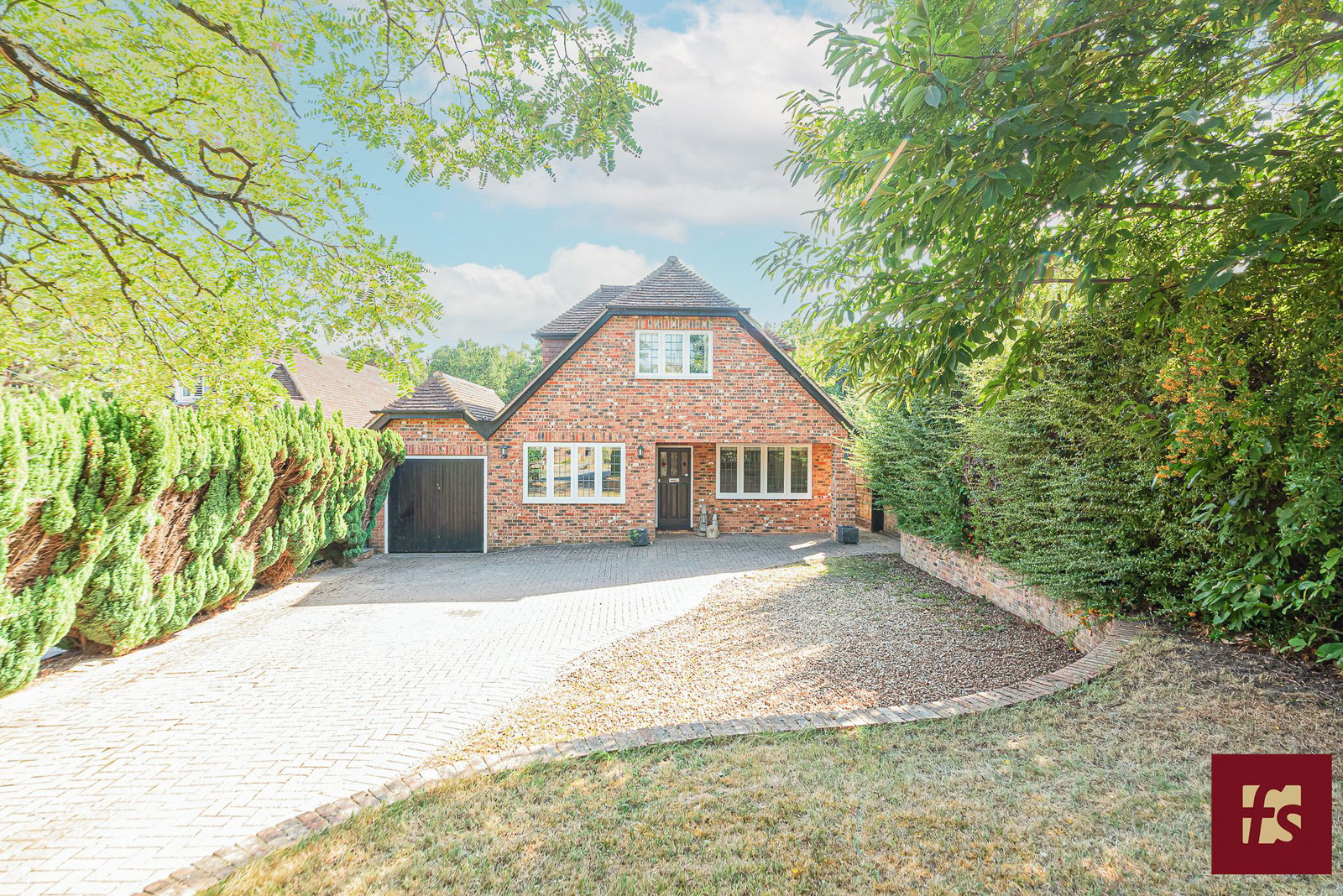 Pinehill Road, Crowthorne, Berkshire, RG45 7JR, photo 24