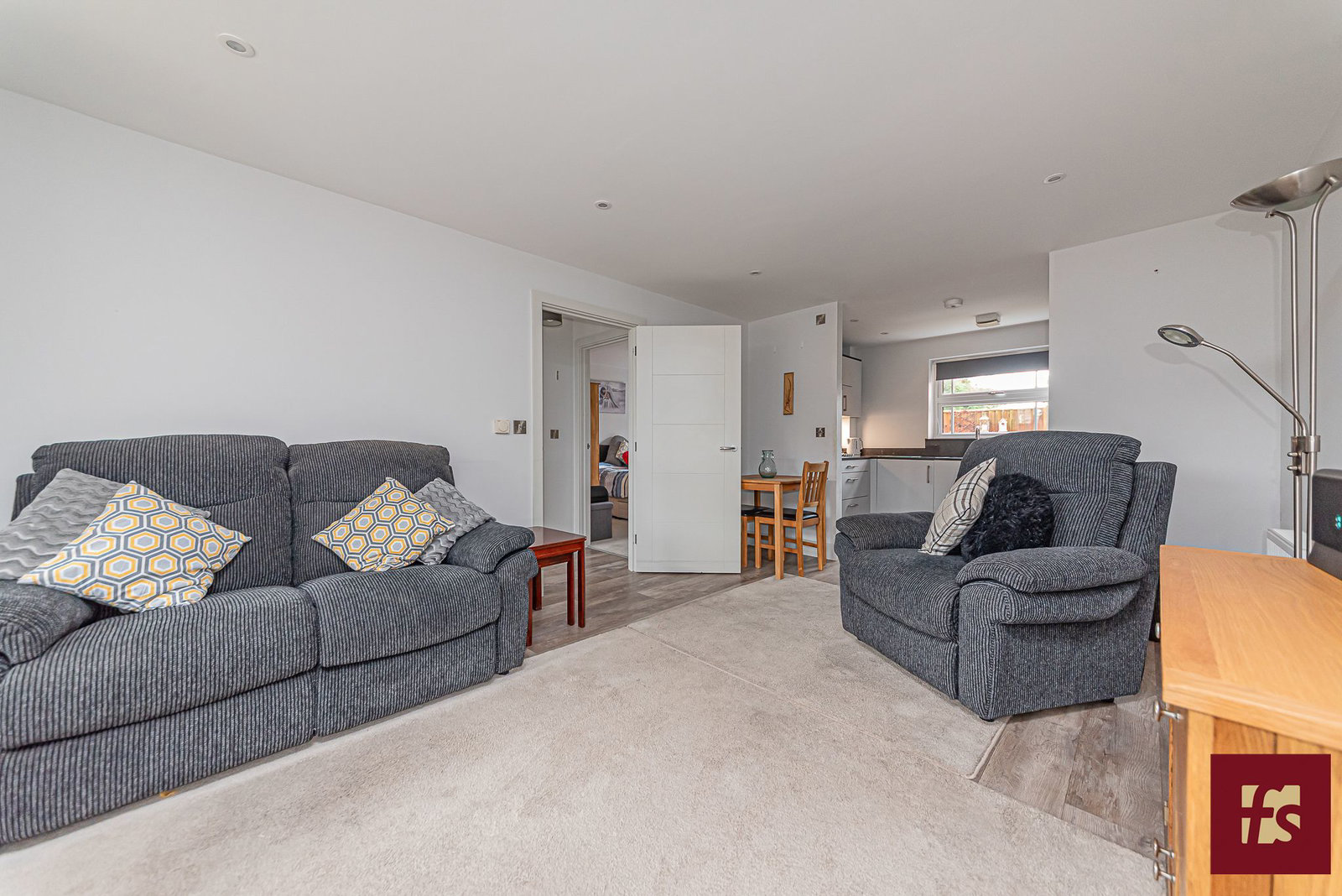 High Street, Crowthorne, RG45 7AD, photo 5