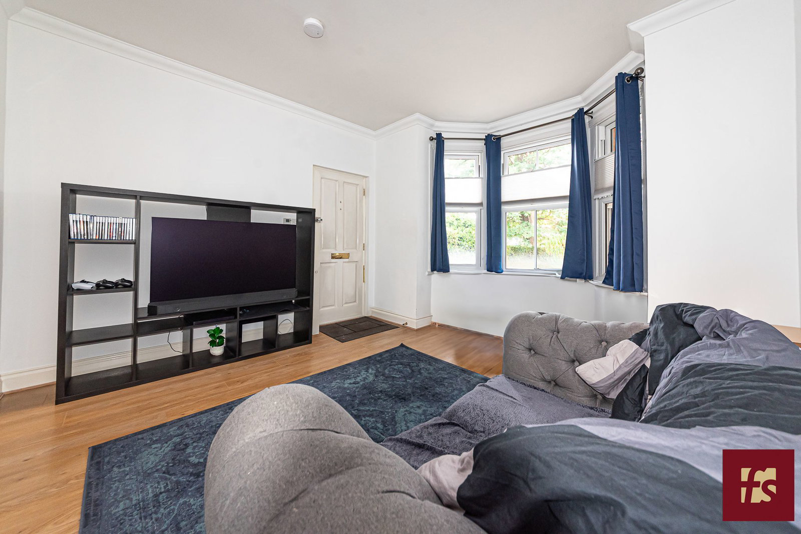 The Pines, Upper Broadmoor Road, Crowthorne, Berkshire, photo 2