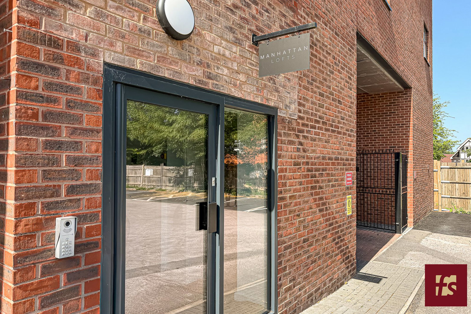 Manhattan Lofts, High Street, Crowthorne, RG45 7AY, photo 10