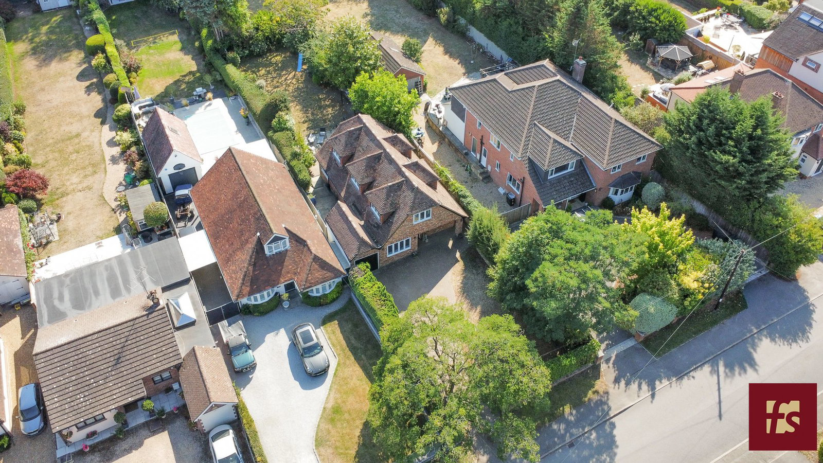 Pinehill Road, Crowthorne, Berkshire, RG45 7JR, photo 26