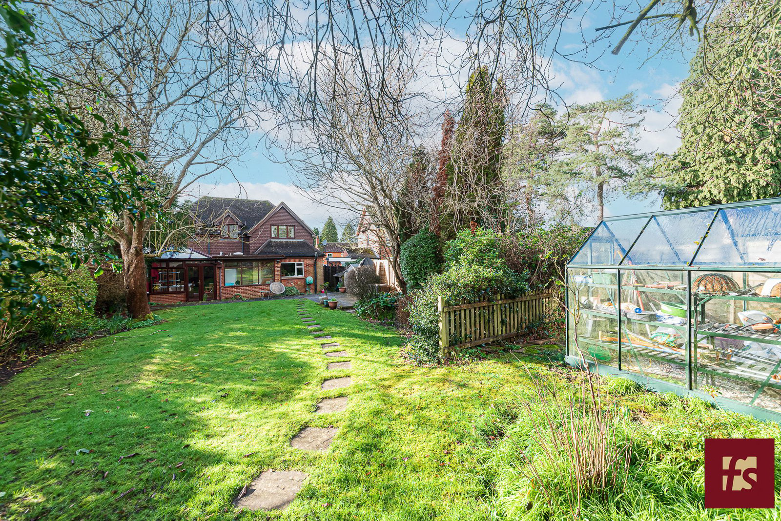 Pinewood Avenue, Crowthorne, Berkshire, RG45 6RR, photo 9
