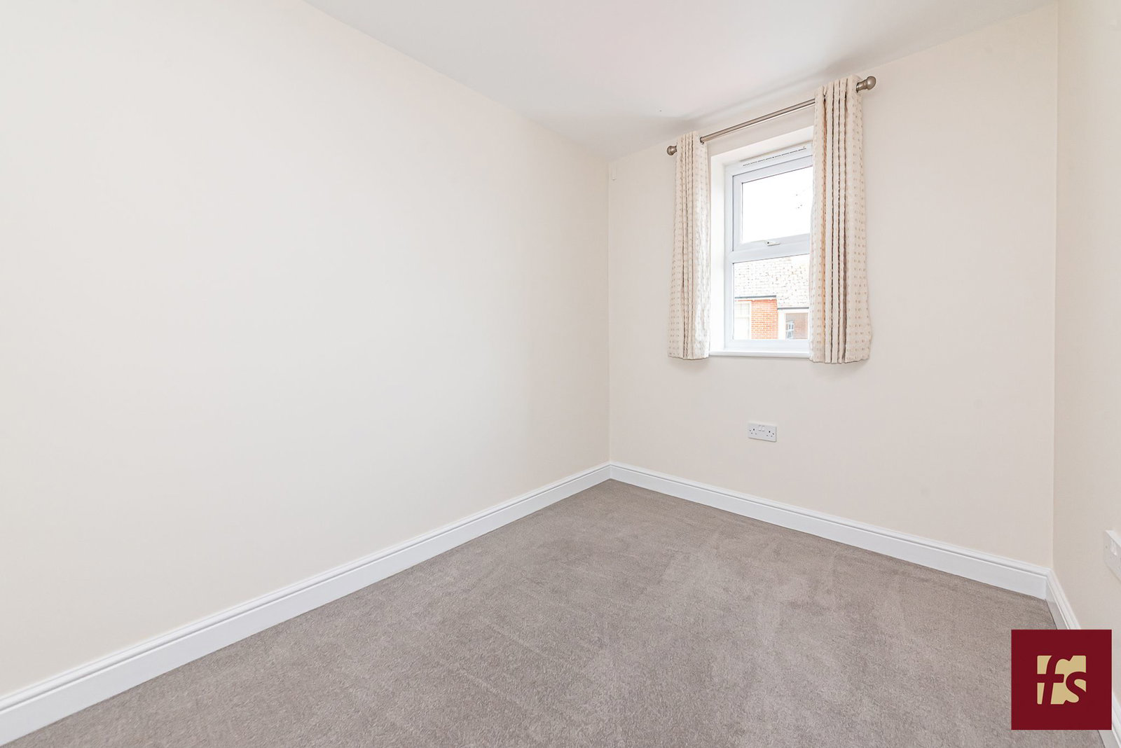 Heath Hill Road South, Crowthorne, Berkshire RG45 7BH, photo 14