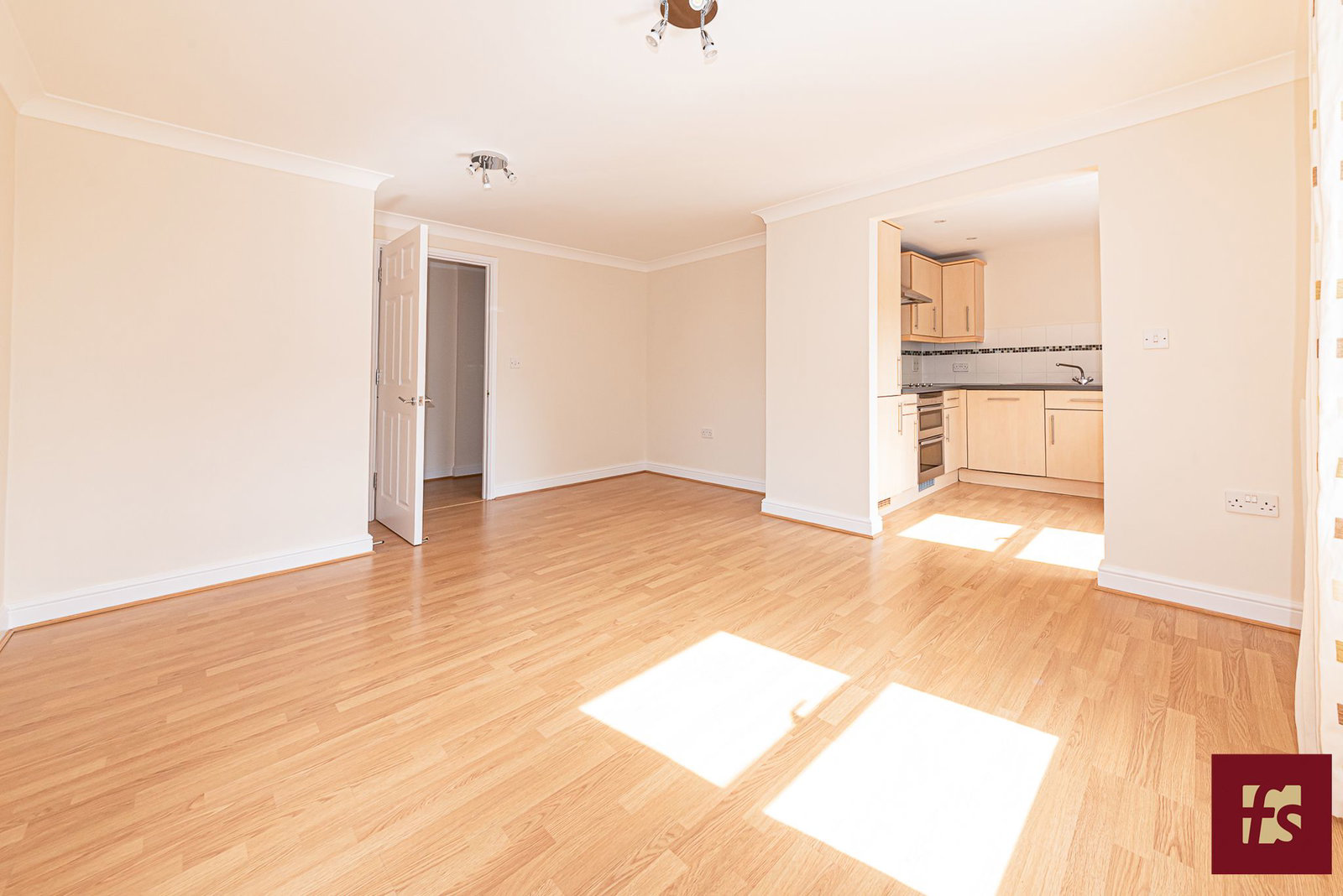 Heath Hill Road South, Crowthorne, Berkshire RG45 7BH, photo 5