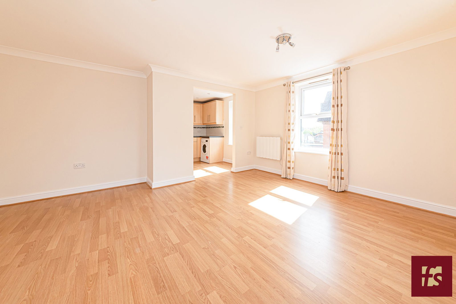 Heath Hill Road South, Crowthorne, Berkshire RG45 7BH, photo 3