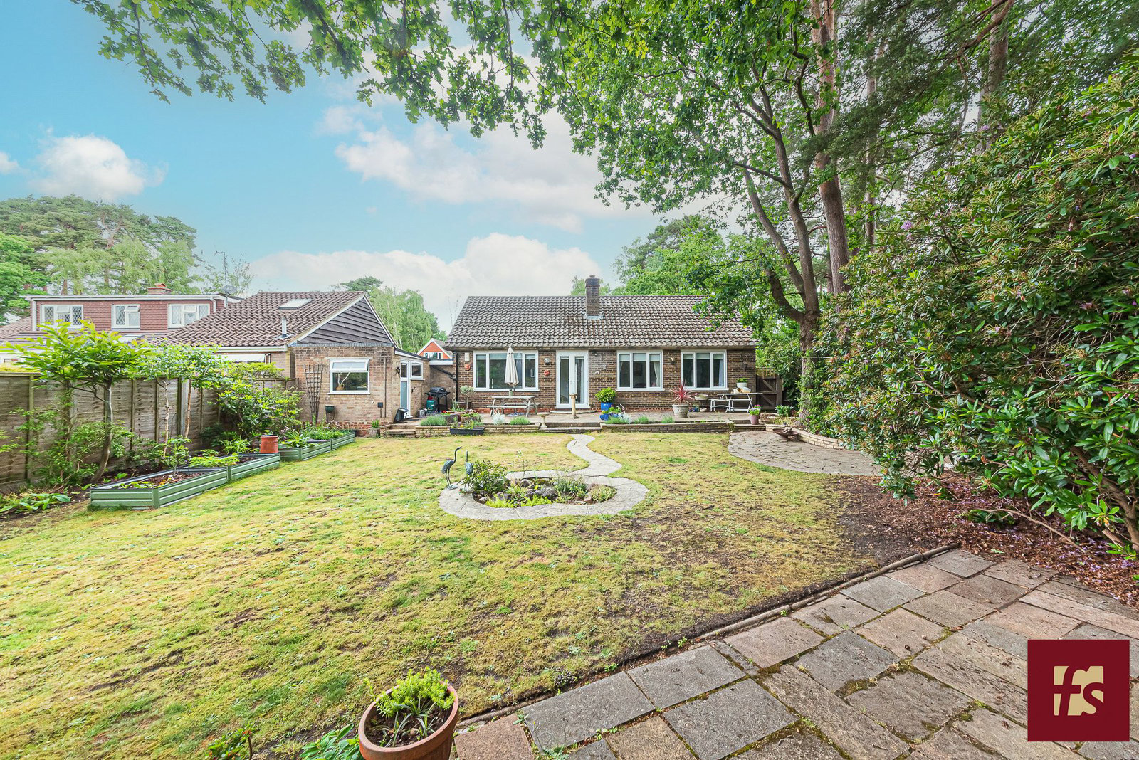 The Rise, Crowthorne, Berkshire RG45 6EJ
