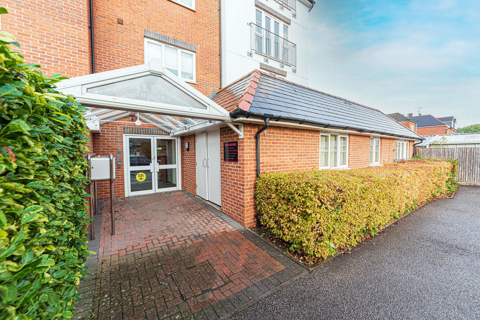 Napier Road, Crowthorne, Berkshire, RG45 7AU