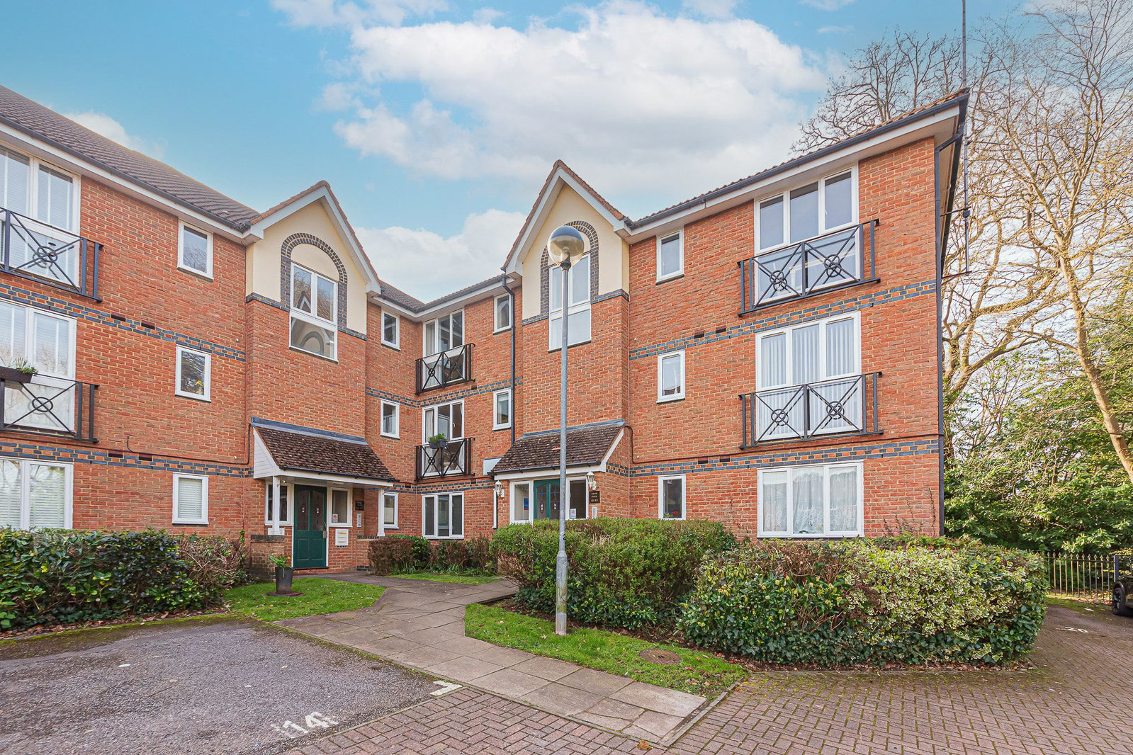 Shaw Park, Crowthorne, Berkshire