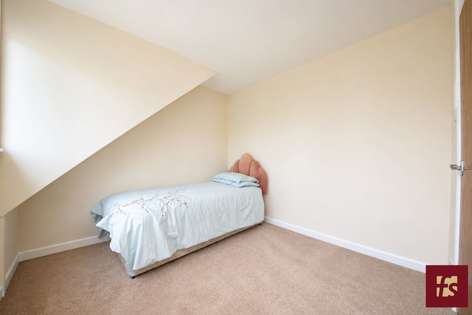 Mulberry Close, Crowthorne, Berkshire, RG45 7LG, photo 11
