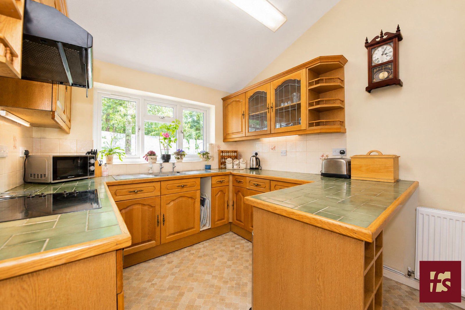 Mulberry Close, Crowthorne, Berkshire, RG45 7LG, photo 2