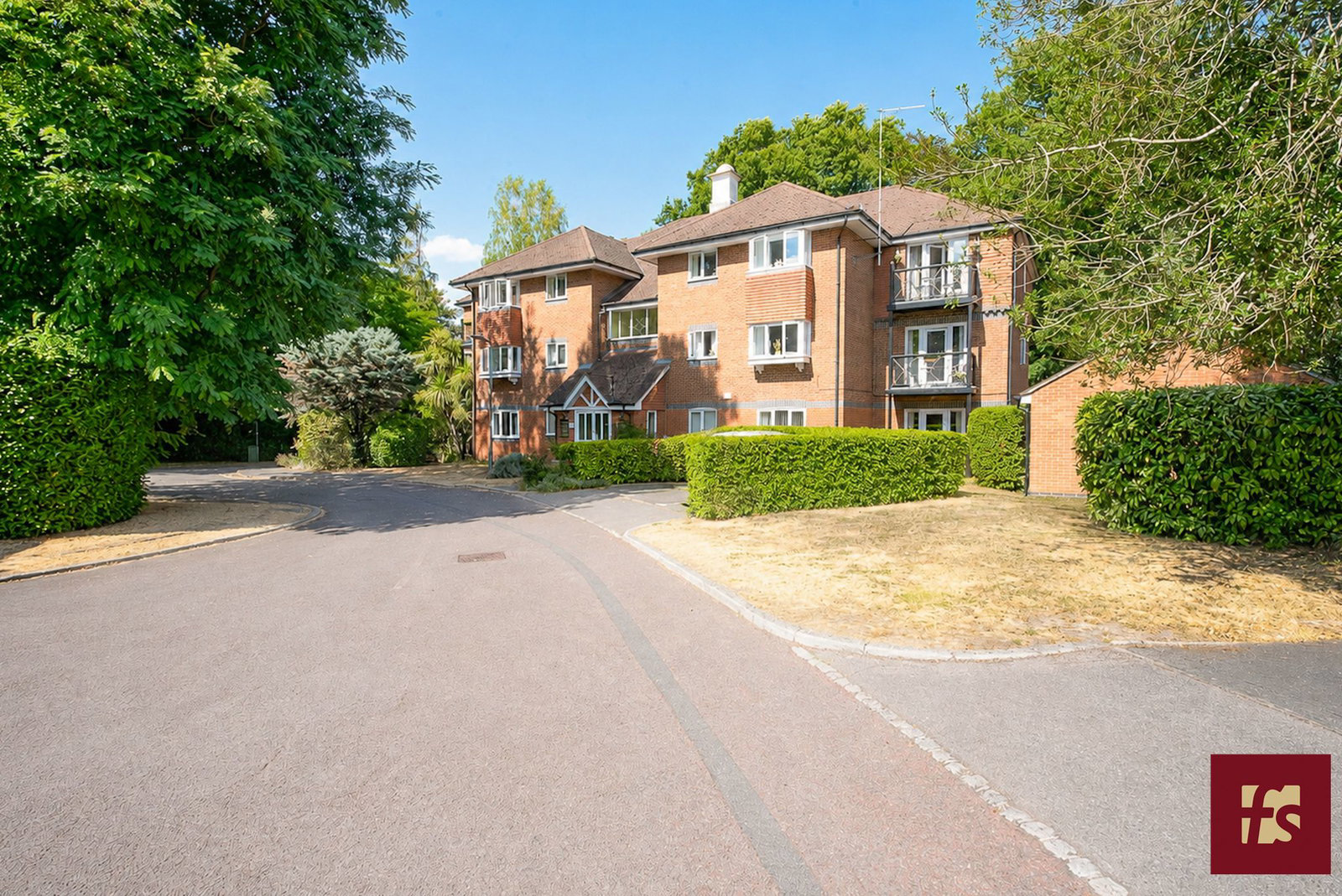 Masefield Gardens, Crowthorne, Berkshire, RG45 7QS, photo 4