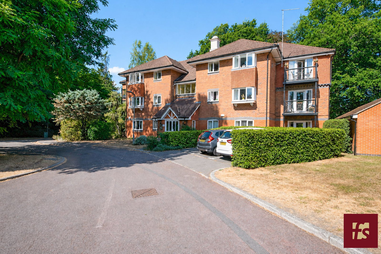 Masefield Gardens, Crowthorne, Berkshire, RG45 7QS, photo 2