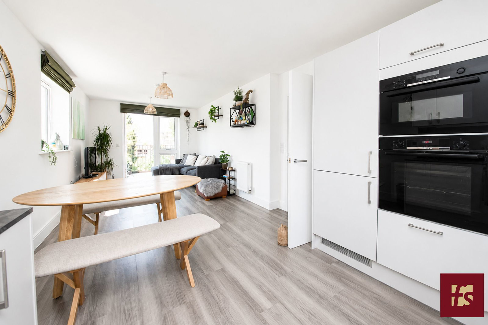 Coopers Hill, Bracknell, RG12 7QN