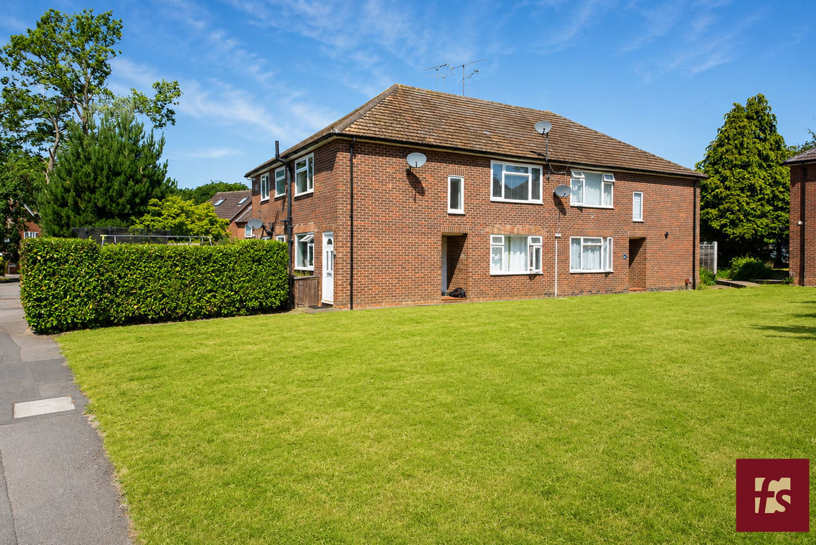 Hinton Close, Crowthorne, Berkshire RG45 6LA