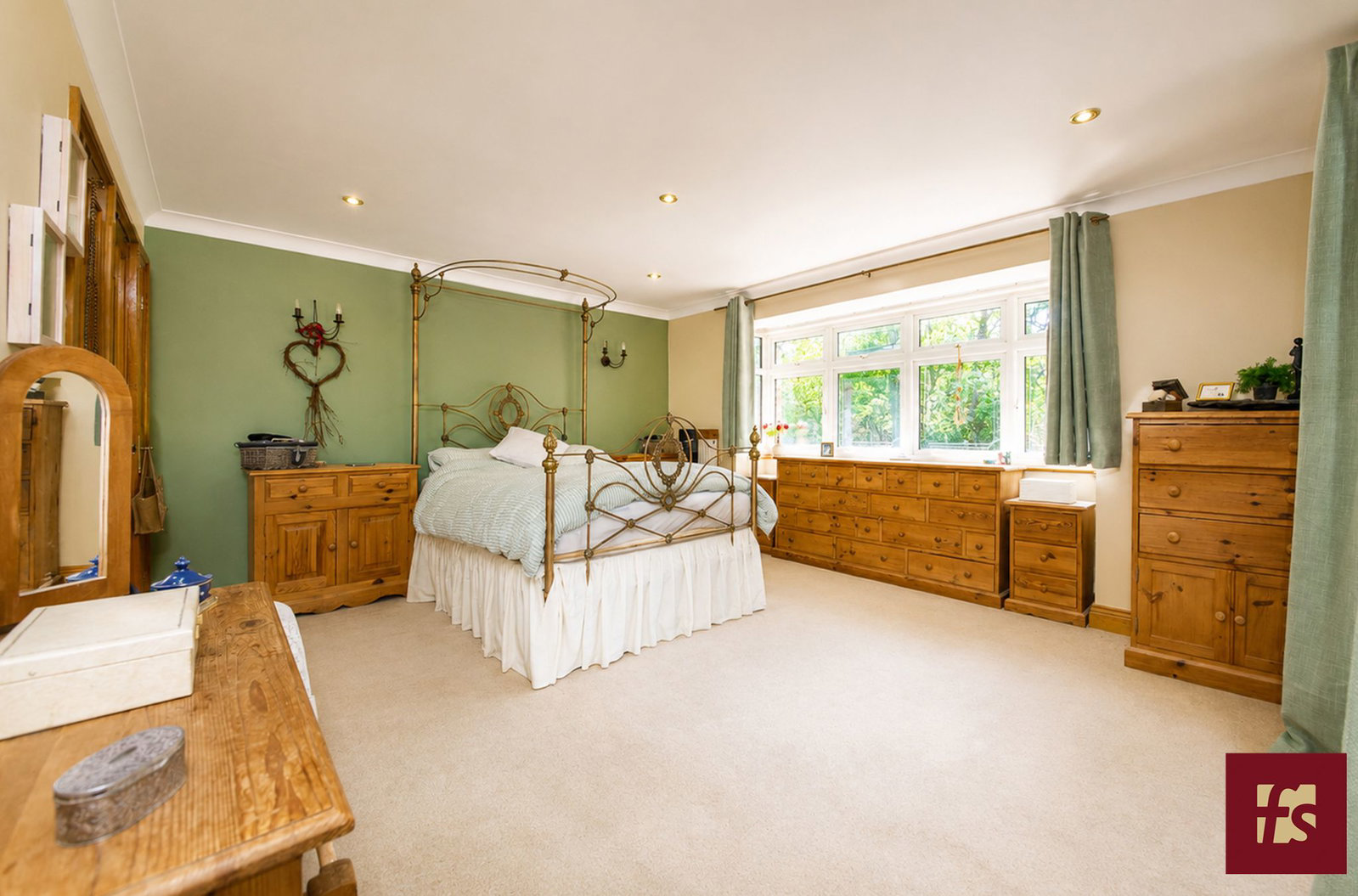 Ravenswood Avenue, Crowthorne, Berkshire RG45 6AX, photo 11